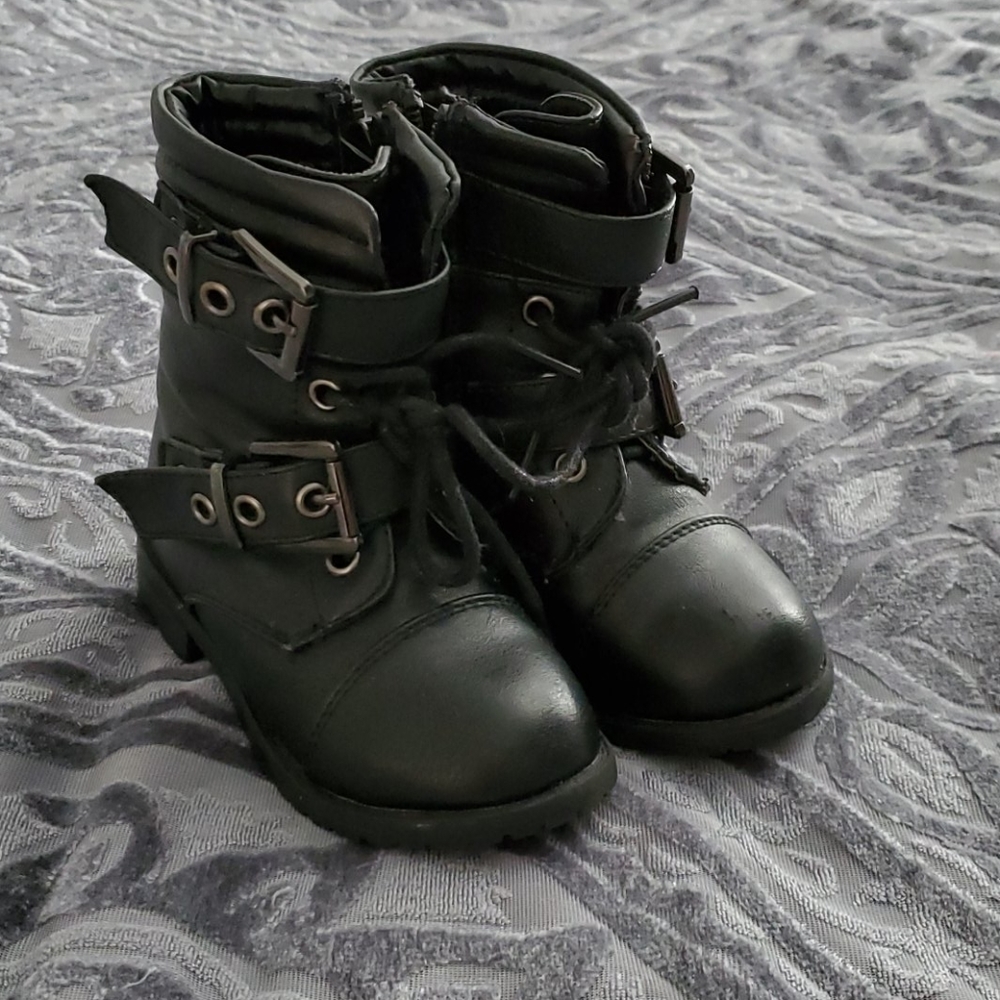 🌟HOST PICK🌟Black belted moto Boots 🖤